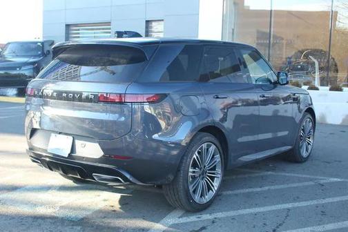 2026 Land Rover Range Rover Sport SE