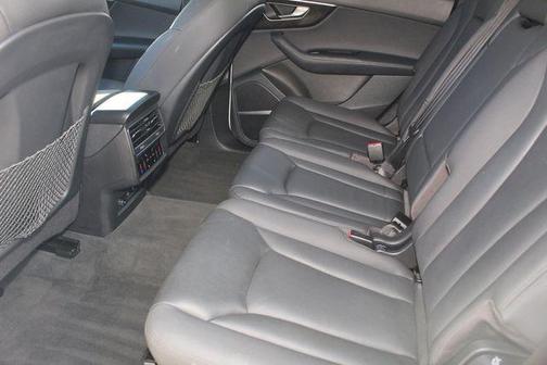 2022 Audi Q7 55 Premium Plus