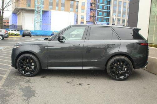 2026 Land Rover Range Rover Sport SE