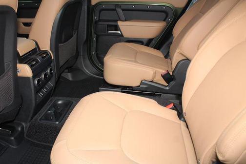 2026 Land Rover Defender P400 X-Dynamic SE