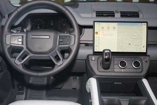 2026 Land Rover Defender P400 X-Dynamic SE