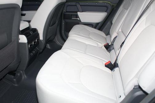 2026 Land Rover Defender P400 X-Dynamic SE