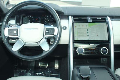 Eiger Grey Metallic 2023 Land Rover Discovery P360 Metropolitan Edition