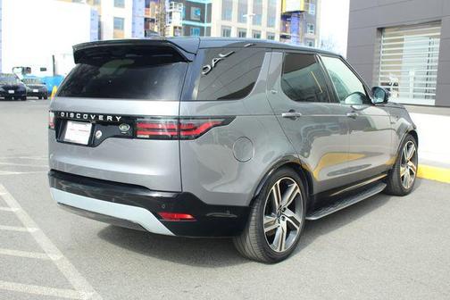 Eiger Grey Metallic 2023 Land Rover Discovery P360 Metropolitan Edition