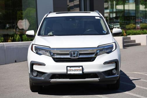 Platinum White Pearl 2020 Honda Pilot Touring 8-Passenger