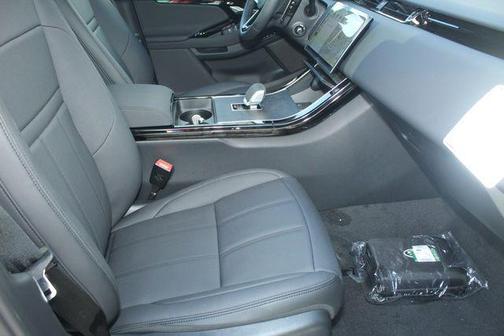 Santorini Black Metallic 2026 Land Rover Range Rover Evoque Dynamic SE