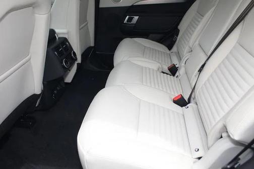 2025 Land Rover Discovery P360 Dynamic SE