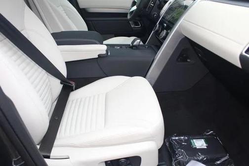 2025 Land Rover Discovery P360 Dynamic SE