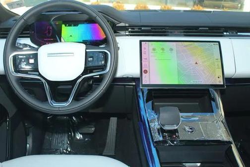 2026 Land Rover Range Rover Sport SE