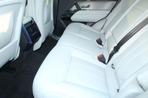 2026 Land Rover Range Rover Sport SE