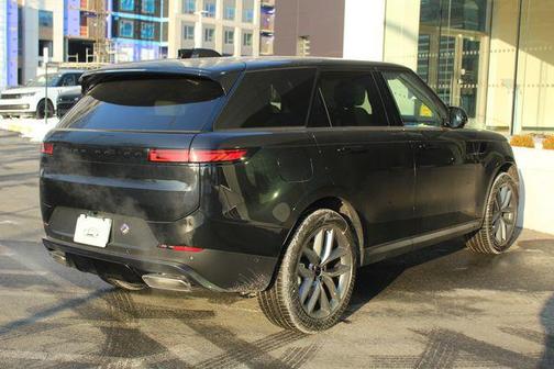 2026 Land Rover Range Rover Sport SE