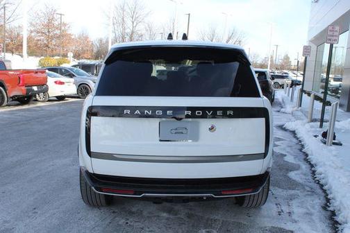 2026 Land Rover Range Rover P400 SE