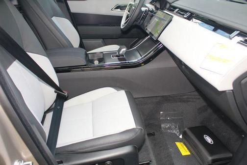2026 Land Rover Range Rover Velar P250 SE R-Dynamic