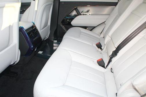 2026 Land Rover Range Rover Sport SE