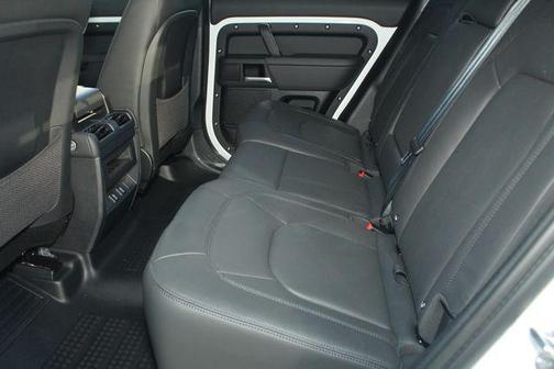 2026 Land Rover Defender P400 X-Dynamic SE