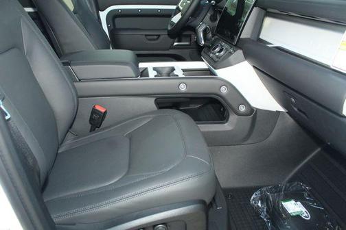 2026 Land Rover Defender P400 X-Dynamic SE