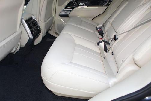 2025 Land Rover Range Rover P530 SE