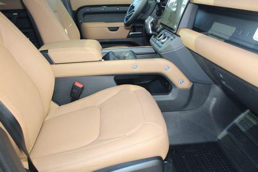 2026 Land Rover Defender P400 X-Dynamic SE