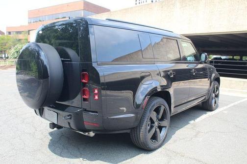 Santorini Black Metallic 2025 Land Rover Defender 130 P400 X-Dynamic SE