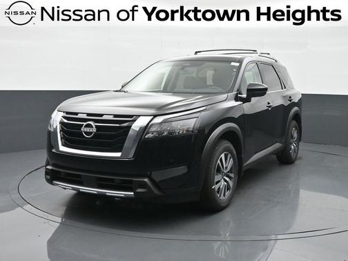 2025 Nissan Pathfinder SL 4WD