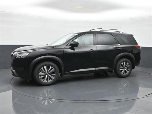 2025 Nissan Pathfinder SL 4WD