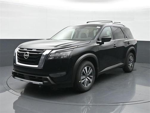 2025 Nissan Pathfinder SL 4WD