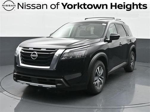 2025 Nissan Pathfinder SL 4WD