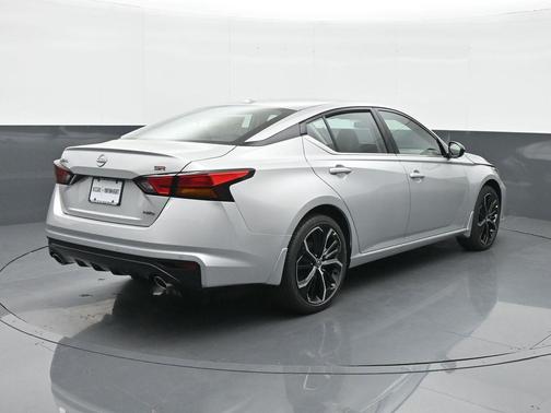 2025 Nissan Altima SR AWD