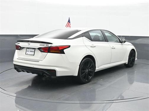 2022 Nissan Altima SR Intelligent AWD