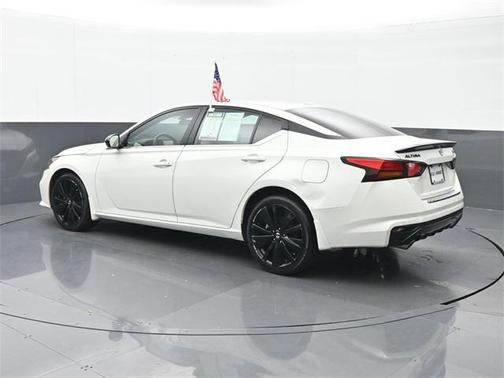 2022 Nissan Altima SR Intelligent AWD