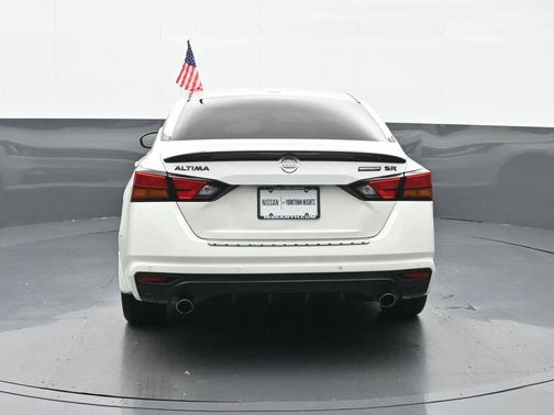 2022 Nissan Altima SR Intelligent AWD
