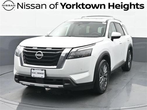 2025 Nissan Pathfinder SL 4WD