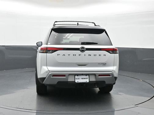 2025 Nissan Pathfinder Platinum 4WD