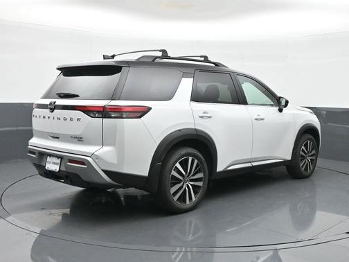 2025 Nissan Pathfinder Platinum 4WD