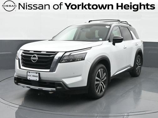 2025 Nissan Pathfinder Platinum 4WD