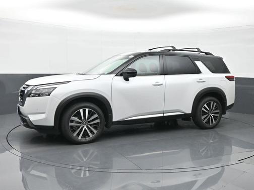 2025 Nissan Pathfinder Platinum 4WD