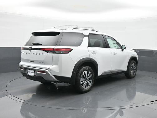 2025 Nissan Pathfinder SL 4WD