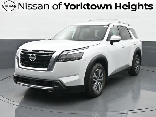 2025 Nissan Pathfinder SL 4WD