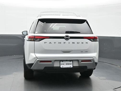 2025 Nissan Pathfinder SL 4WD