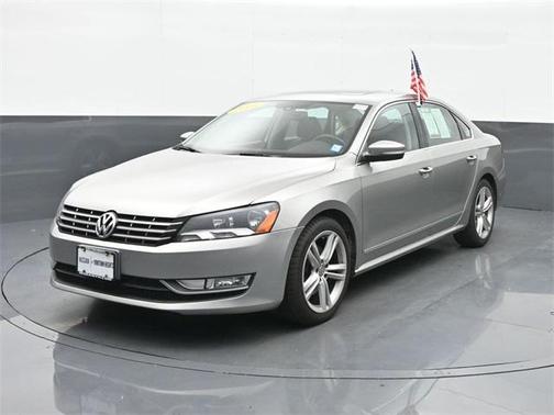 2014 Volkswagen Passat 1.8T Auto SEL Premium