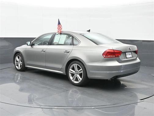 2014 Volkswagen Passat 1.8T Auto SEL Premium