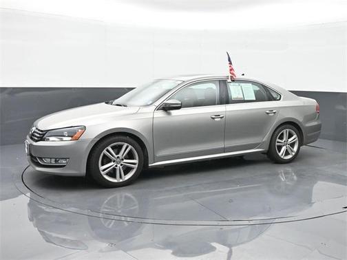 2014 Volkswagen Passat 1.8T Auto SEL Premium