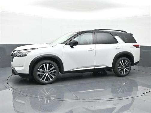 2025 Nissan Pathfinder Platinum 4WD