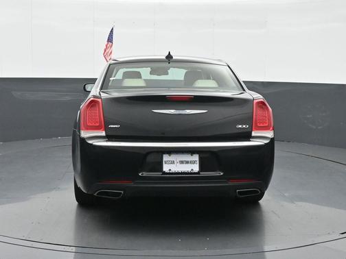 2018 Chrysler 300 Limited