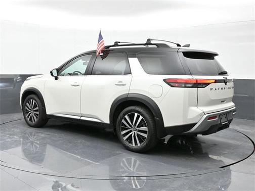 2022 Nissan Pathfinder Platinum 4WD