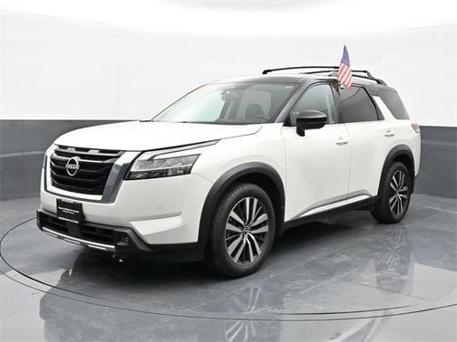2022 Nissan Pathfinder Platinum 4WD