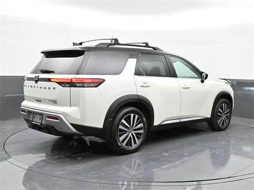 2022 Nissan Pathfinder Platinum 4WD
