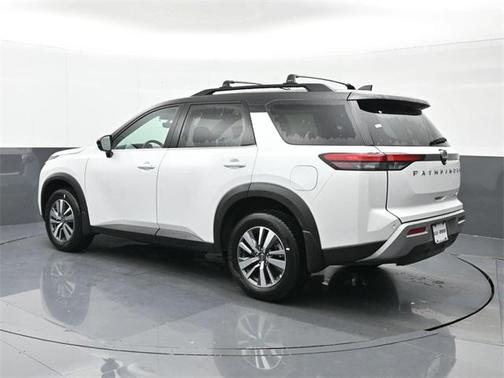 2025 Nissan Pathfinder SL 4WD