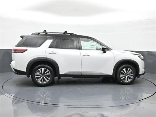 2025 Nissan Pathfinder SL 4WD