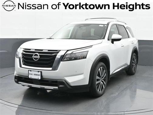 2025 Nissan Pathfinder Platinum 4WD